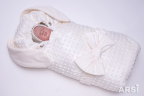 Одеяло-на-выписку-Зая-ARSI-молочный-АРСИ-фото-3